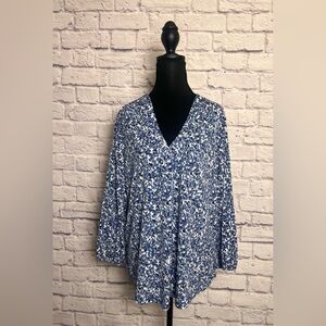 *NWT* Chaus New York Floral V-neck Blouse size L